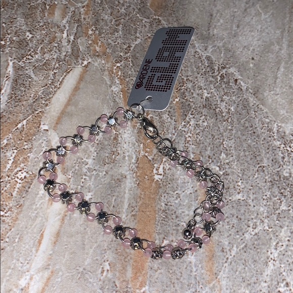 Bundle of 7 Earrings and a Bracelet - Picture 13 of 16